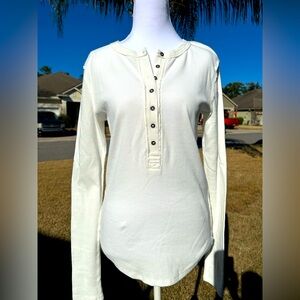 NWT🌷We The Free White V-neck Henley Long Sleeve Top